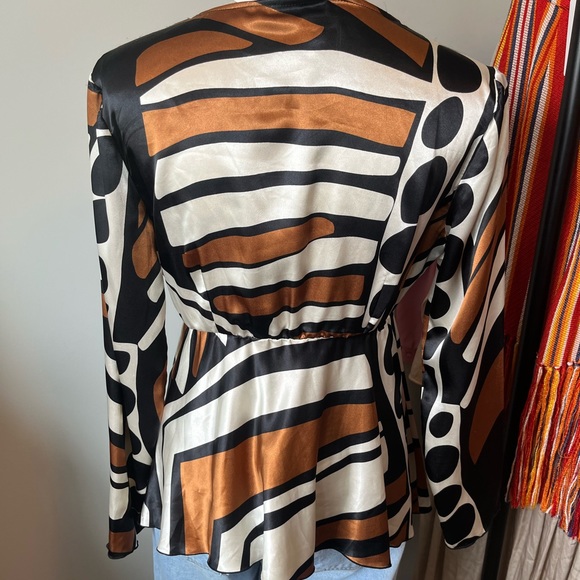 90’s silky satin peplum blouse - Picture 4 of 4